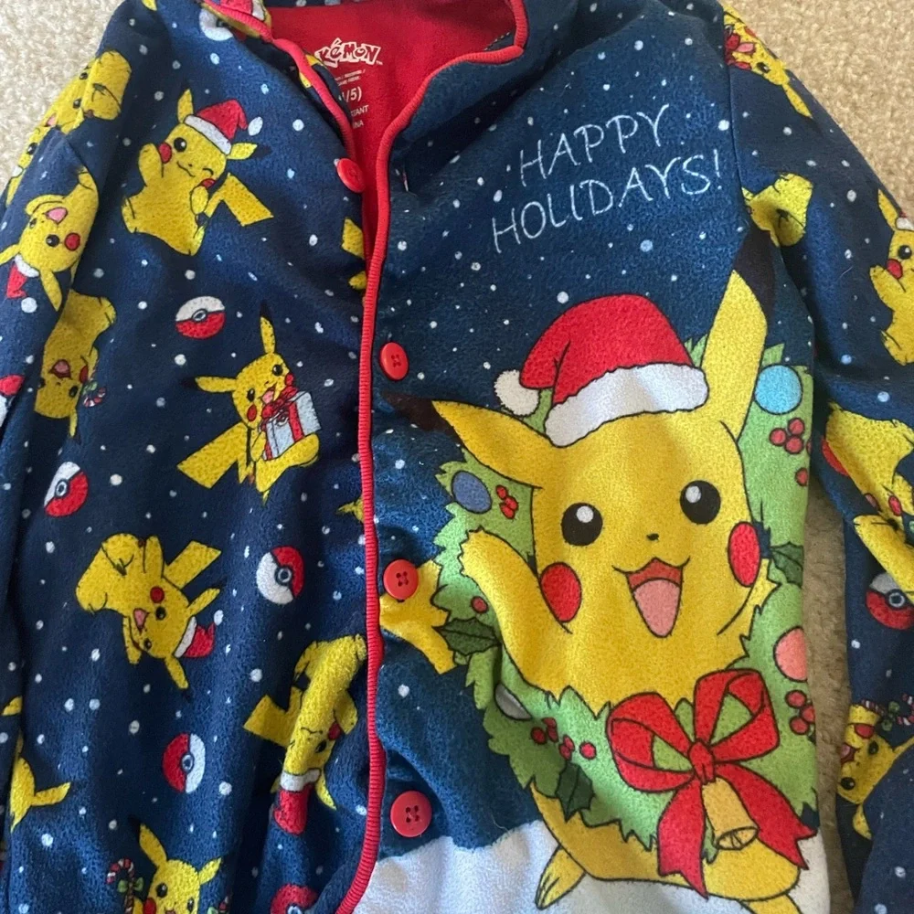 Bundle of 5‎ Christmas pjs. Kid size 5T